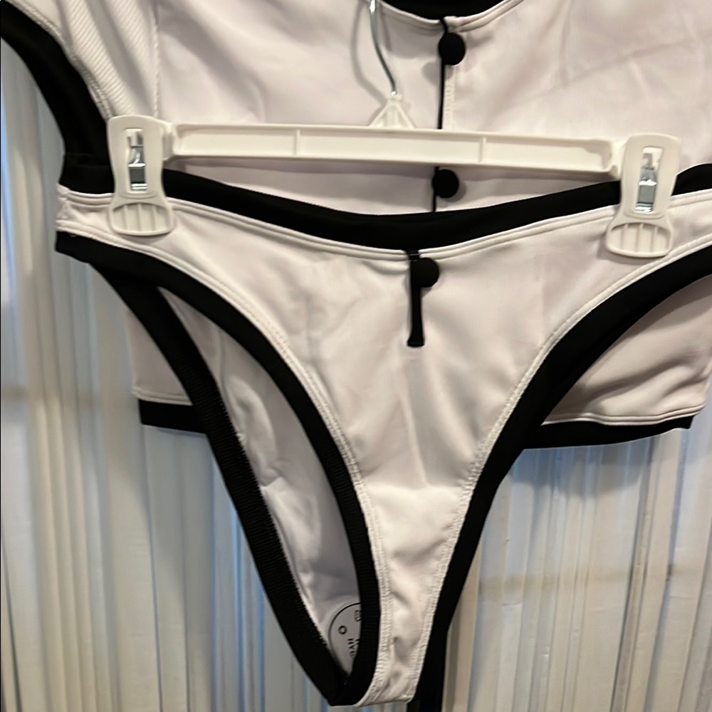 New Chic Cream and Black Buttoned Crop Bikini